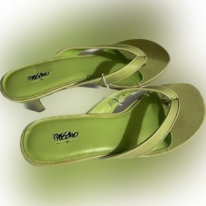 New Mossimo heels (women’s size 9.5)
